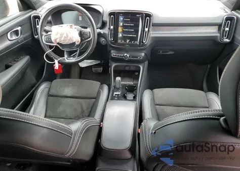 2019 Volvo Xc40 T4 R-Design z USA, uszkodzony, nr VIN YV4AC2HM9K2074892